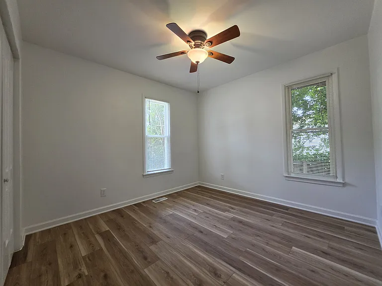 516 Haywood St — Photo 11