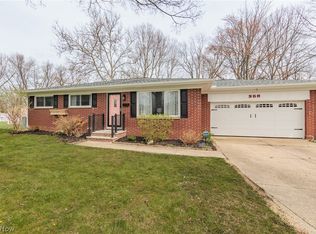 368 Sterling Cir, Berea, OH 44017