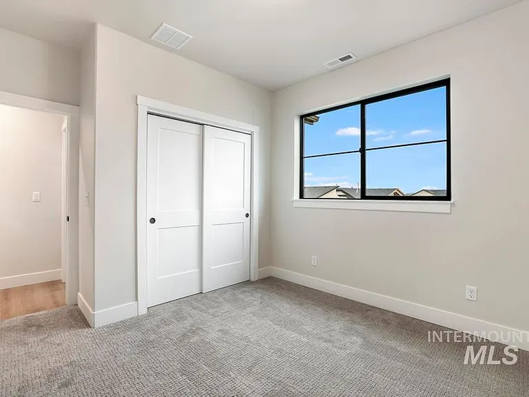 547 Canyon Falls Dr — Photo 33