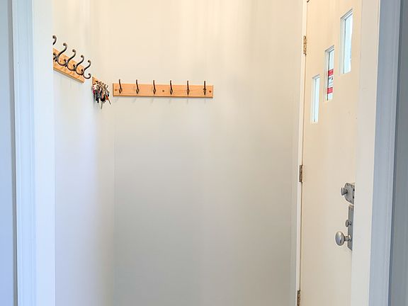 3rd image of 3335 W Cuyler Ave