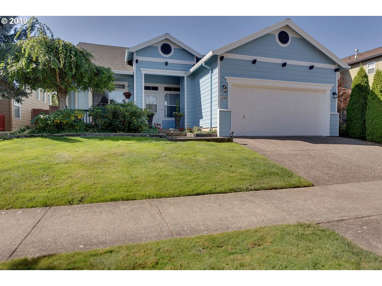 1446 NE Setting Sun Dr photo 1