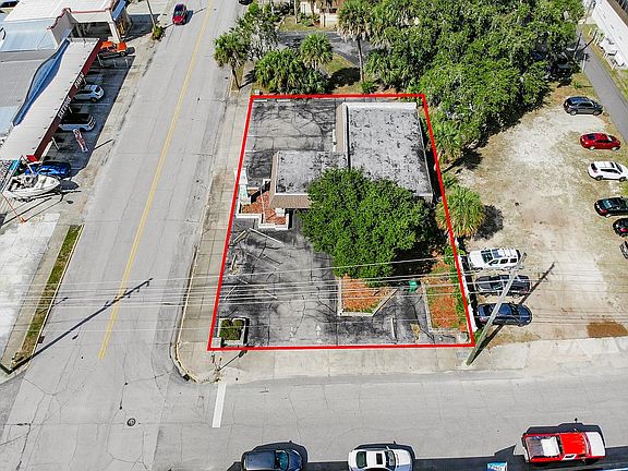 3rd image of 207 Magnolia St