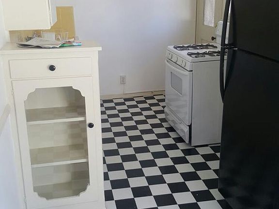 4th image of 317 1/2 N Stanley Ave