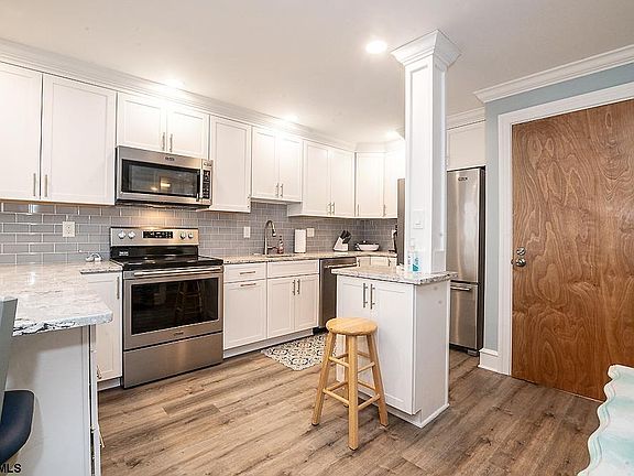 5th image of 935 Ocean Ave APT 527