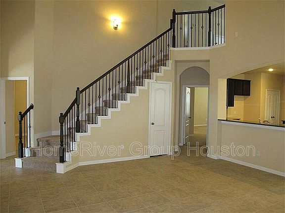 3rd image of 7007 Baitland Dr