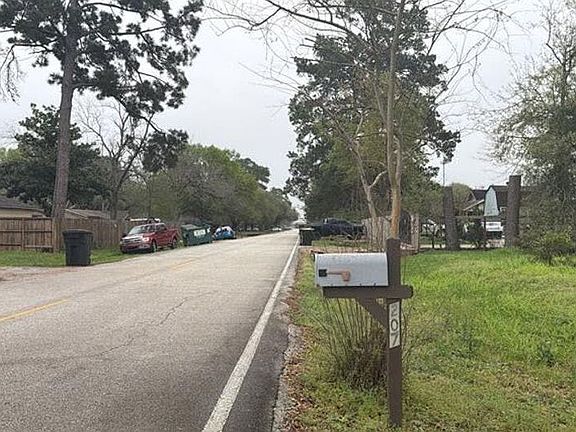 5th image of 20711 Marilyn Ln