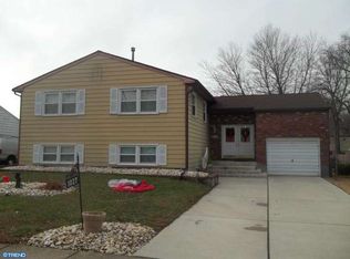 1027 N Read Ave, Runnemede, NJ 08078