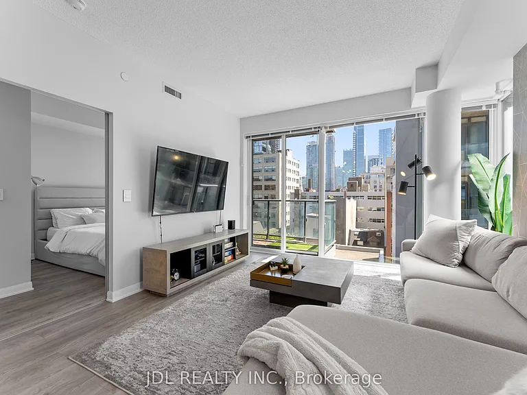435 Richmond St W #610 — Photo 2