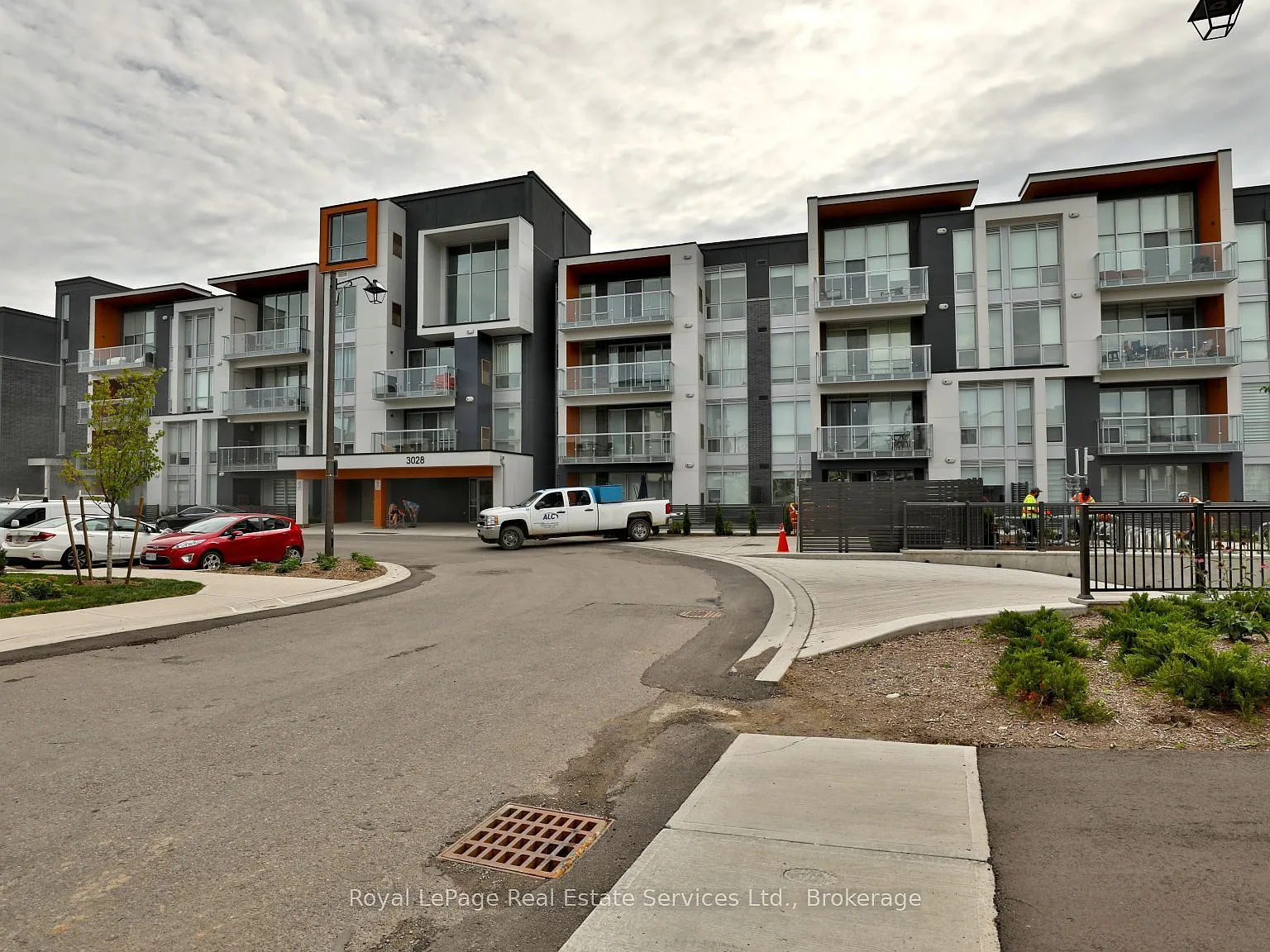 3 bed, $3,595 — Photo 2