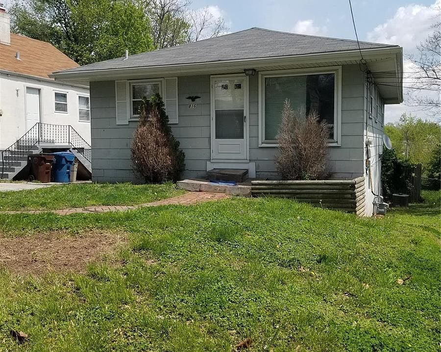 1st image of 816 Marion Pl