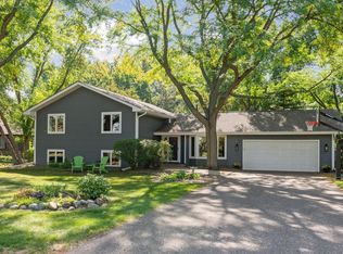 300 Zircon Ln N, Plymouth, MN 55447