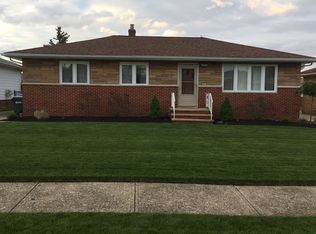 10190 Tracy Trl, Parma, OH 44130