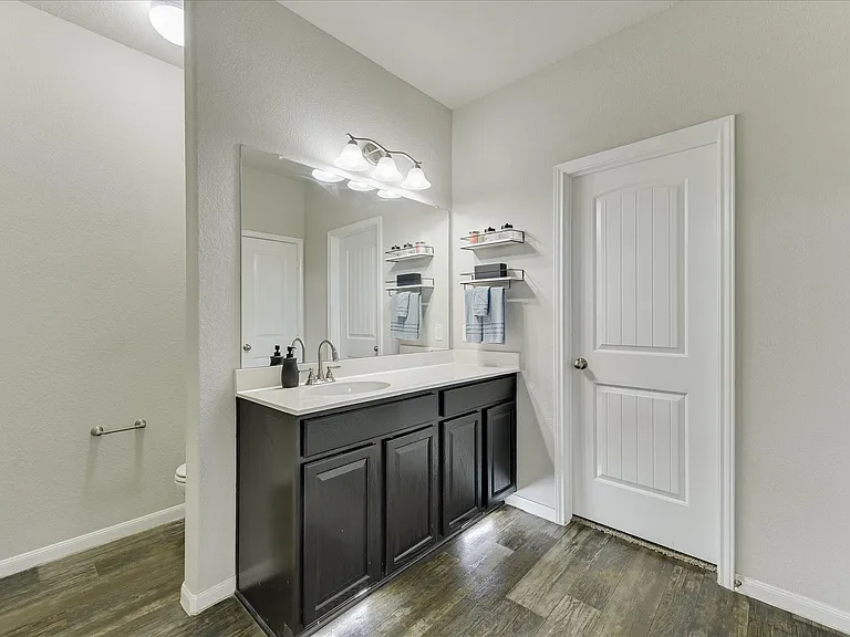 725 Pinnacle Dr — Photo 12