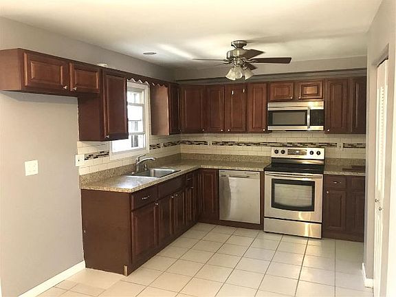 2nd image of 120 Woodward St