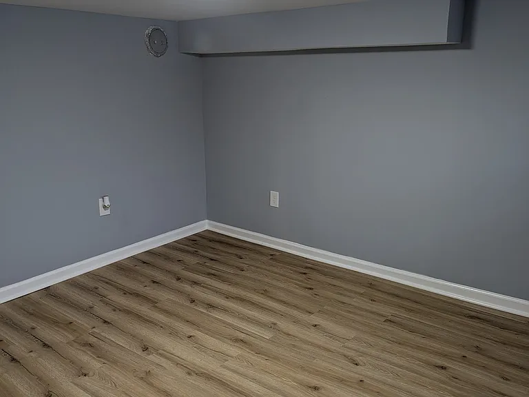 1726 Carswell St — Photo 14