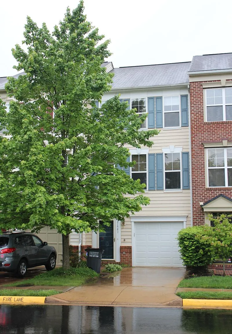 21581 Welby Terrace — Photo 1