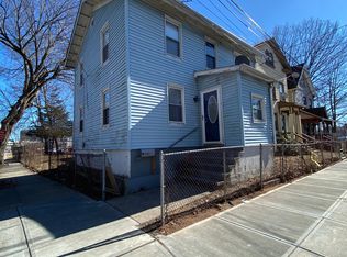 121 Auburn St #B, New Haven, CT 06511