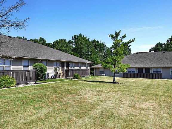 4th image of 1048 Regentshire Dr #1006