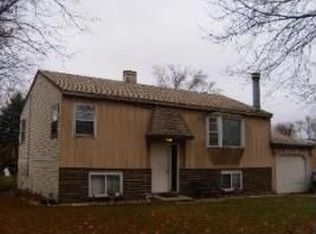 8918 Ramble Rd, Wonder Lake, IL 60097