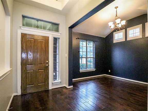 3rd image of 3509 Beekman Dr