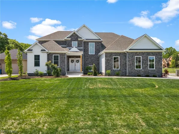 1360 Fox Den Trl, Canfield, OH 44406