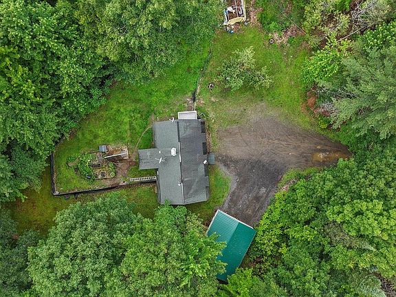 4th image of 173 County Woods Rd