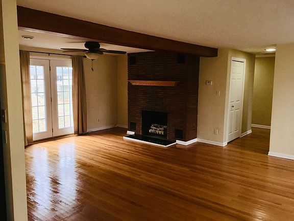 2nd image of 1301 Sunset Dr