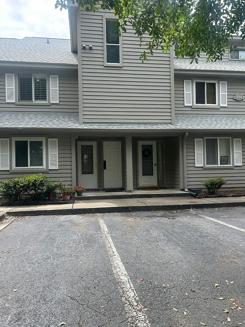 924 H Fairwood Lakes — Photo 1