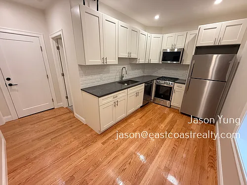 25 Queensberry St #12 Photo 1