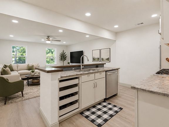 5th image of 5113 Nadine Dr