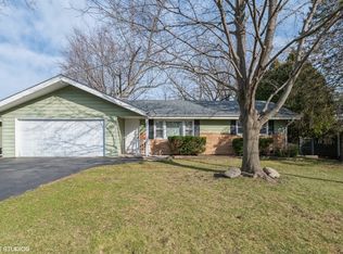 1906 Hazelwood Dr, Lindenhurst, IL