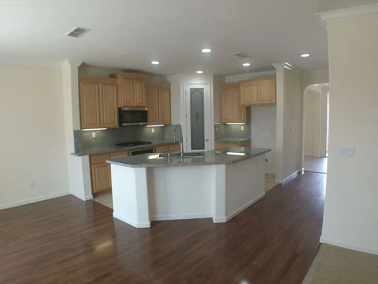 4724 Millner Way — Photo 3