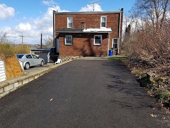 3rd image of 557-559 N Aiken Ave