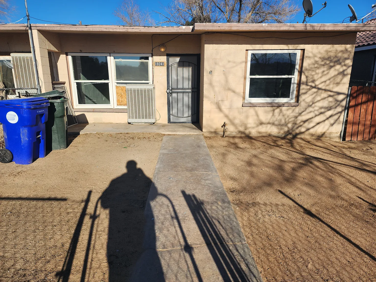 3 bed, 1000 sqft, $1,730 — Photo 1