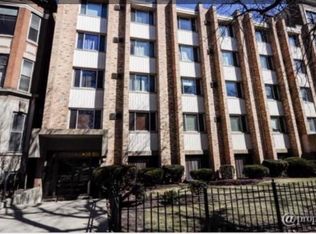 510 W Fullerton Pkwy APT 201, Chicago, IL 60614