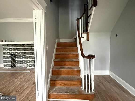 3rd image of 3828 Tudor Arms Ave