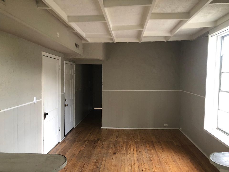 Living Room Pic 2