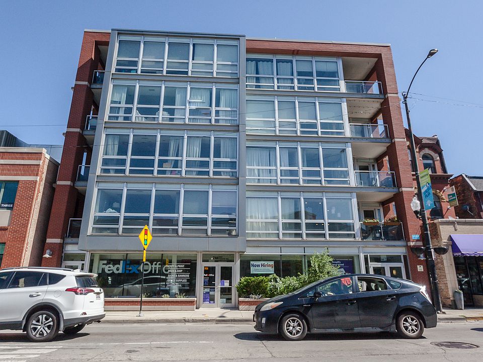 1st image of 744 W Fullerton Ave APT 203
