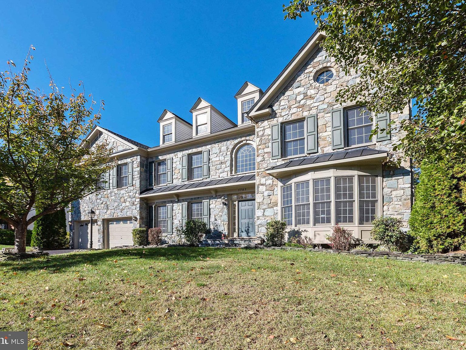 3705 Stonewall Manor Dr, Triangle, VA 22172 Zillow
