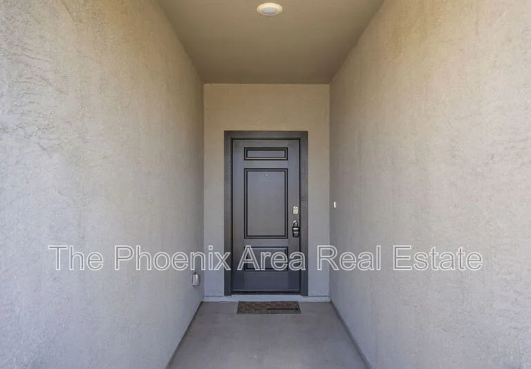 2761 W Seaver Ave — Photo 40
