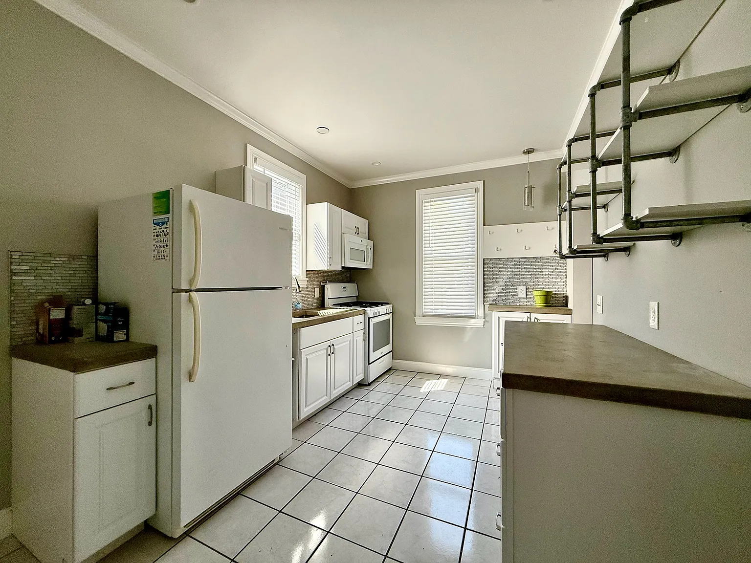 2 bed, 1100 sqft, $1,680 — Photo 4