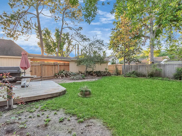 12526 Hazelwood Ln — Photo 32