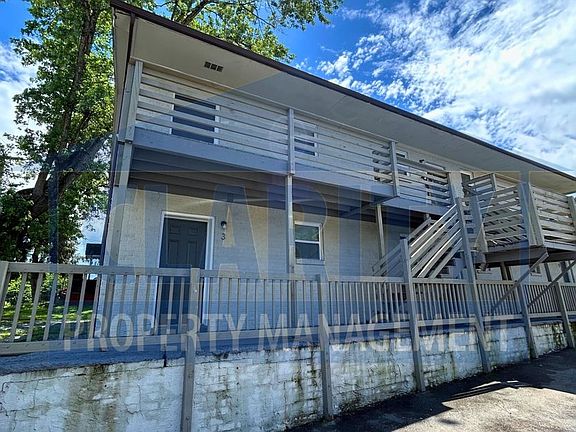 2nd image of 580 Dooley St NE #3
