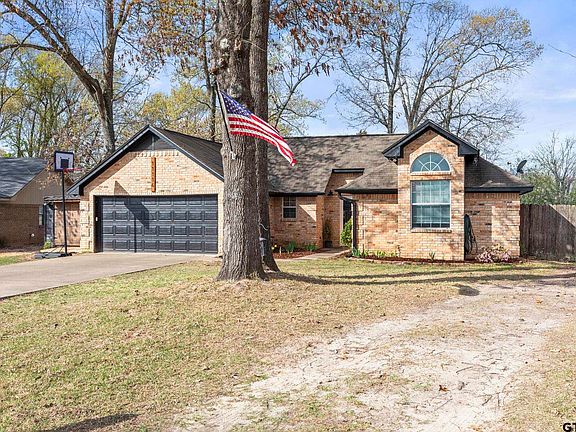 3rd image of 11114 Marcella Cir