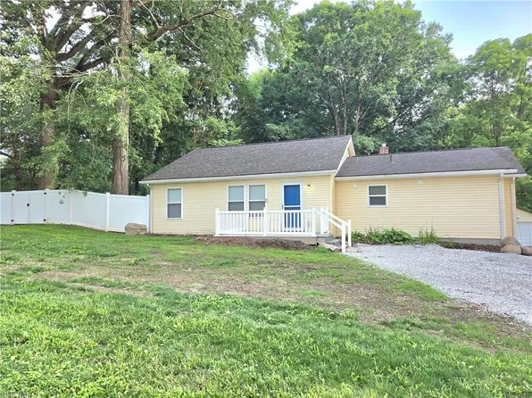 2956 Hayne Rd, Akron, OH 44312