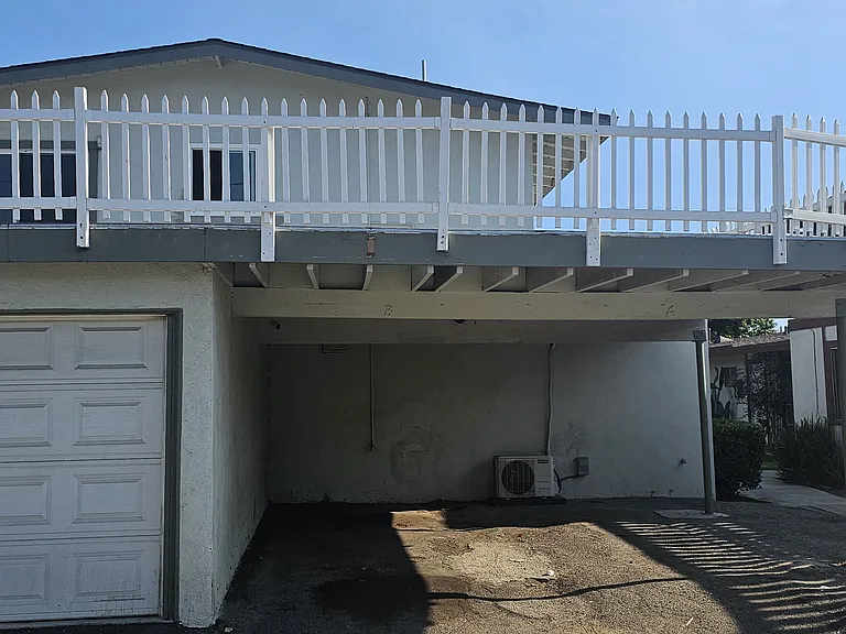 652 Center St #C — Photo 3