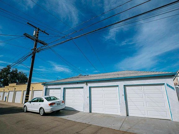 2nd image of 1342 Ocean Park Blvd