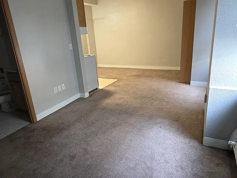 7th Place Apartments — Photo 36