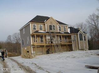 86 New Lebbon Rd, Newtown, CT 06482