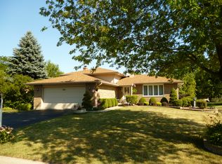 341 Plainfield Rd, Darien, IL 60561